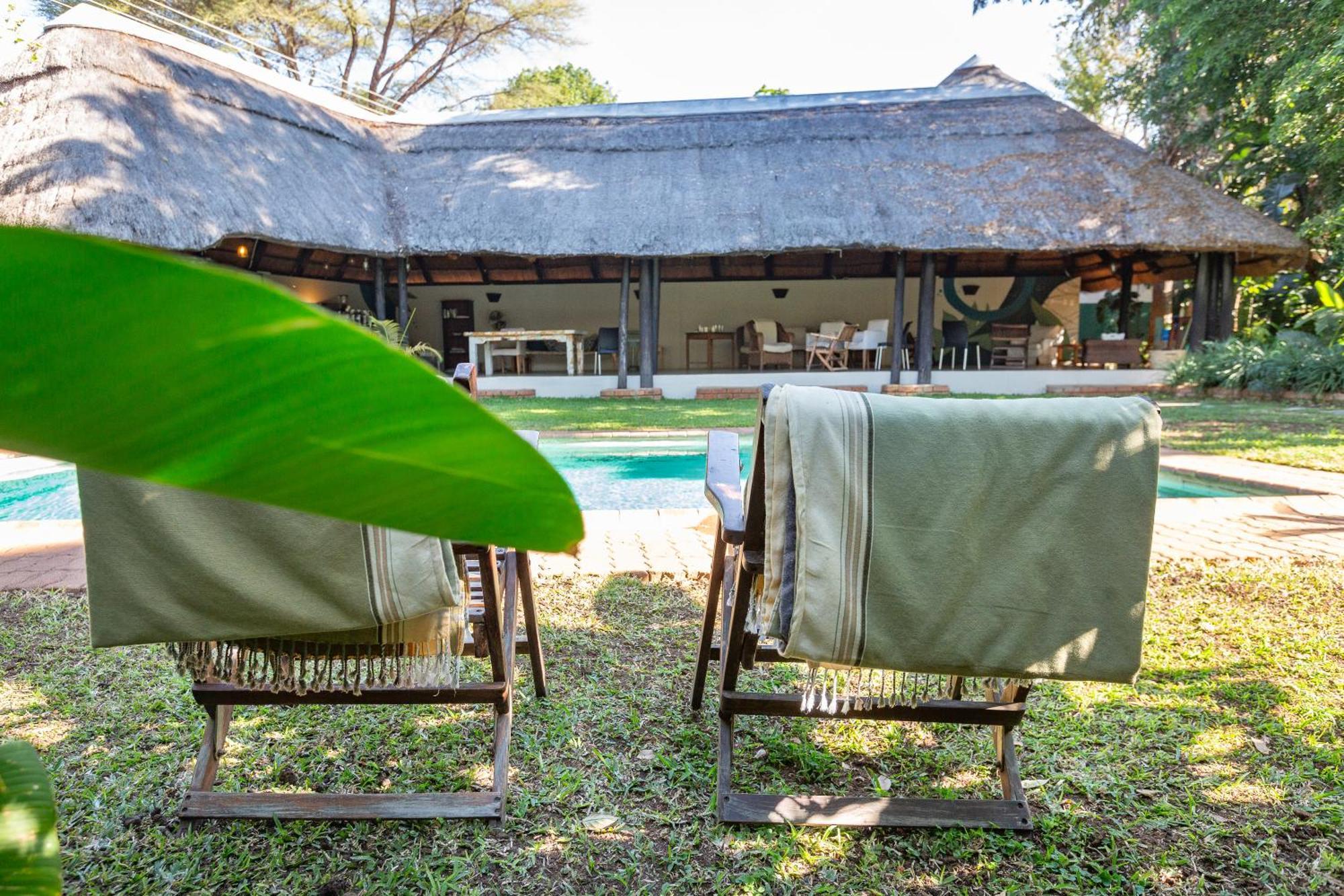 Drift Inn Victoria Falls Exterior foto