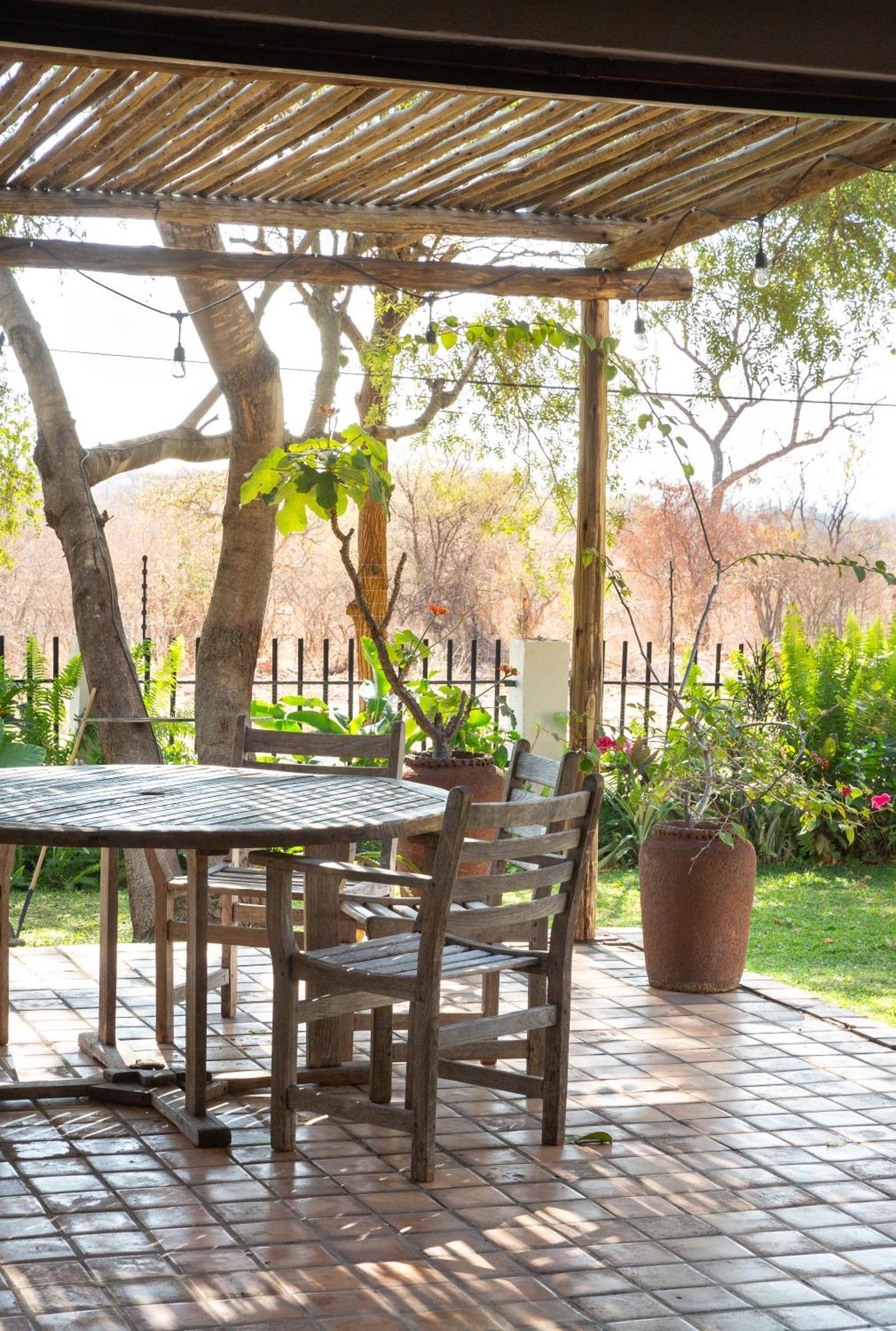 Drift Inn Victoria Falls Exterior foto